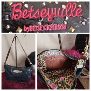 Wristlet / BJ😉 2 FOR $20